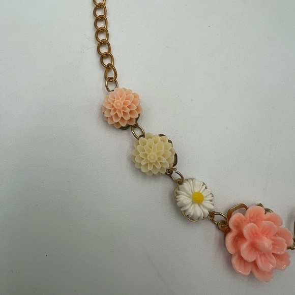 Pink Gold Floral Statement Necklace Pre-own - Picture 8 of 8